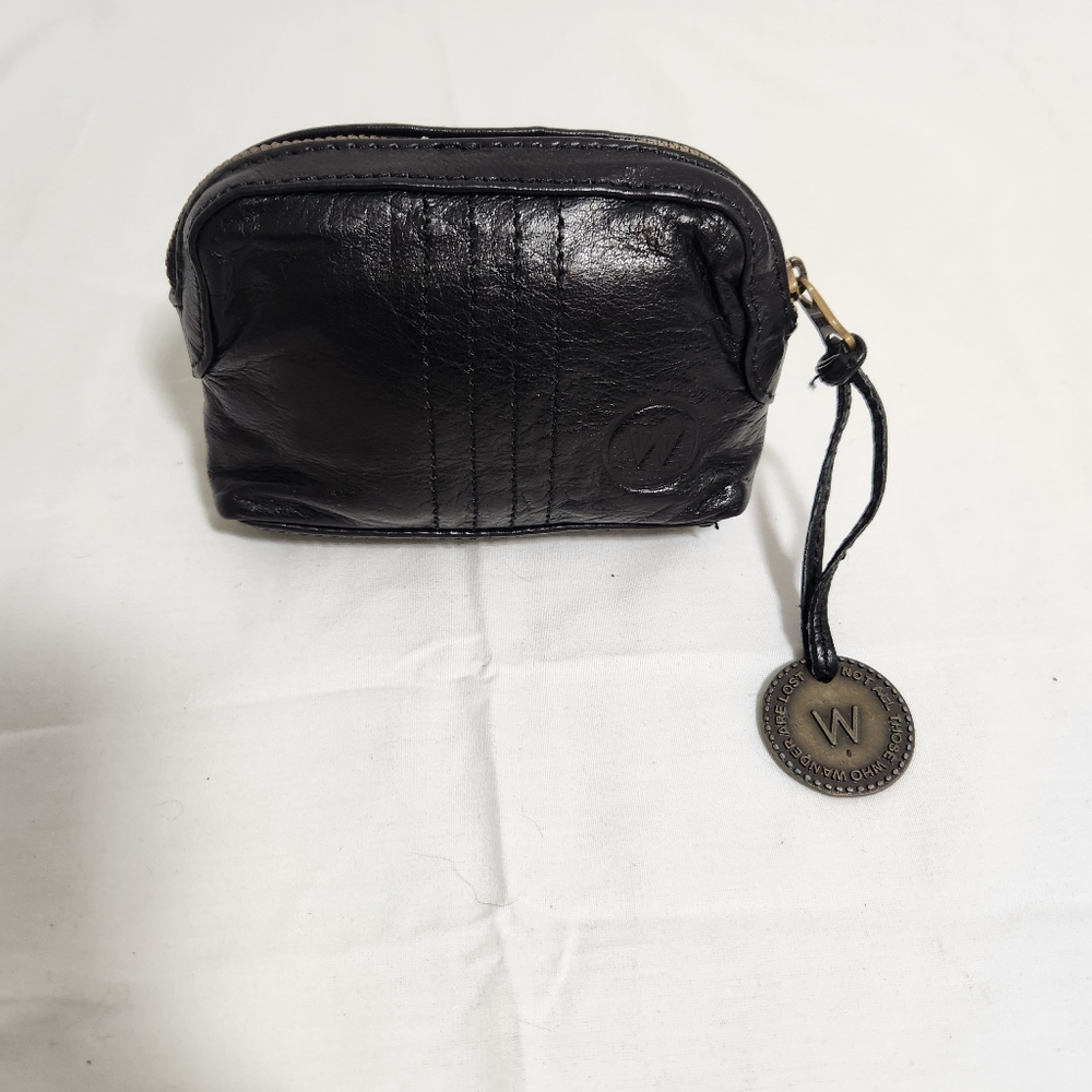 wanderers travel co. zip around leather black pouch wallet